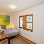 Rustiko-landhaus Mit Infinity-pool Und Seeblick By Interhome Σπίτι διακοπών Μαλτσεζίνε