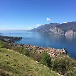 Rustiko-landhaus Mit Infinity-pool Und Seeblick By Interhome