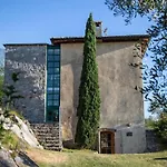 Rustiko-landhaus Mit Infinity-pool Und Seeblick By Interhome 別荘