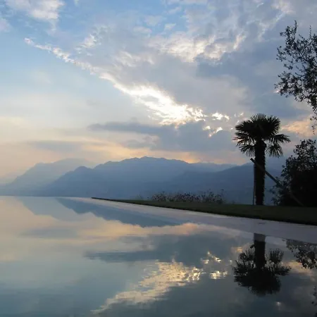 Rustiko-landhaus Mit Infinity-pool Und Seeblick By Interhome Semesterbostad Malcesine
