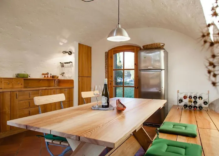 Rustiko-landhaus Mit Infinity-pool Und Seeblick By Interhome