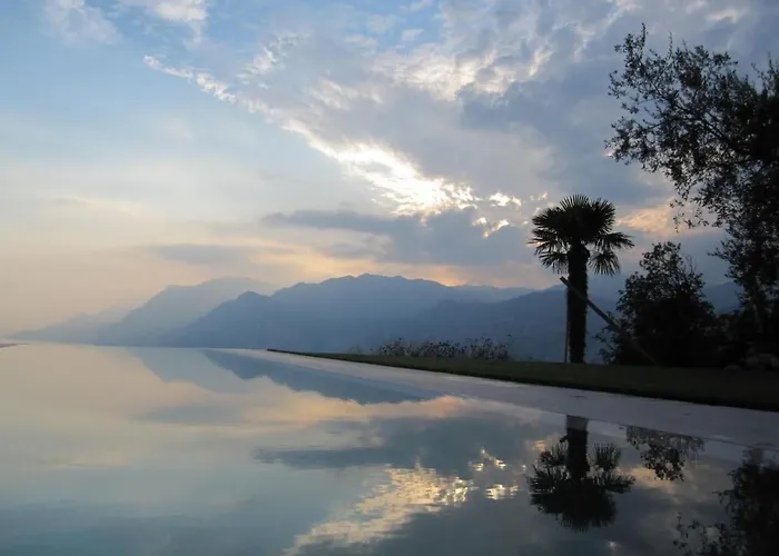 Rustiko-landhaus Mit Infinity-pool Und Seeblick By Interhome Feriehus Malcesine