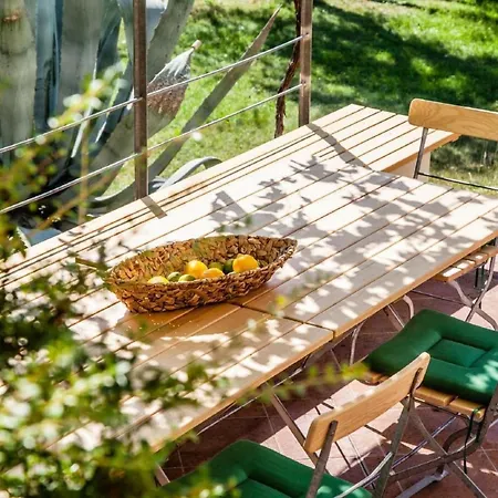 Nyaraló Rustiko-landhaus Mit Infinity-pool Und Seeblick By Interhome Malcesine