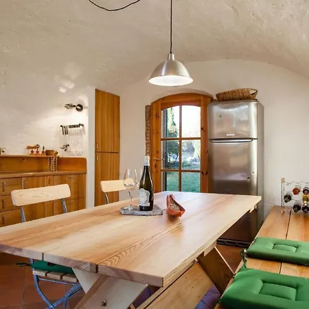 Rustiko-landhaus Mit Infinity-pool Und Seeblick By Interhome